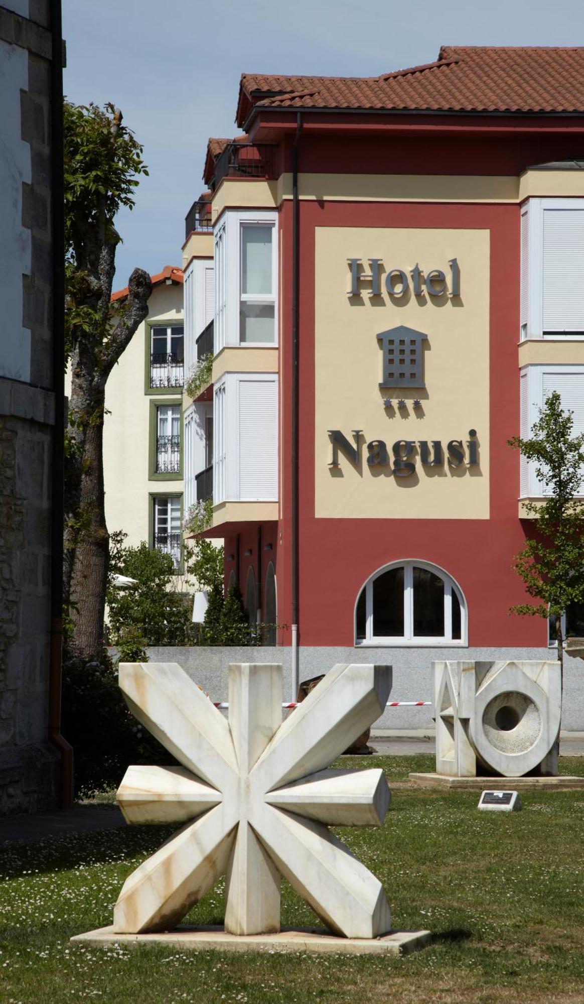 Hotel Nagusi Мургуия Экстерьер фото